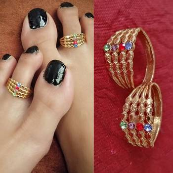 Gold toe-rings 1