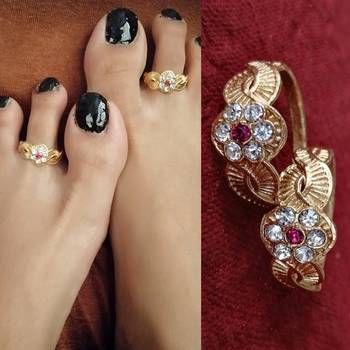 Gold Toe Rings 1