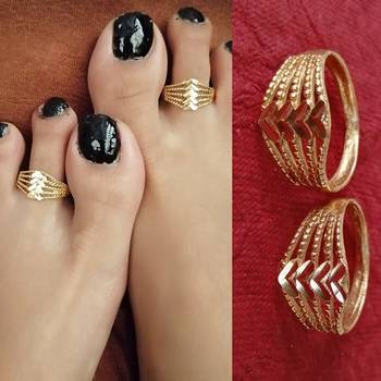 Gold toe-rings 1