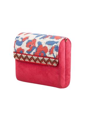 Tarusa red cotton printed sling bag for women 3