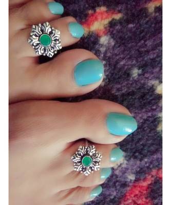 Green Stone Toe Ring 1