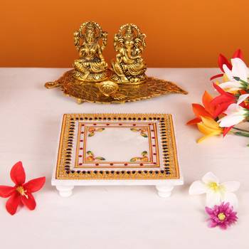 Blue Embellished Kundans On Marble Chowki 2