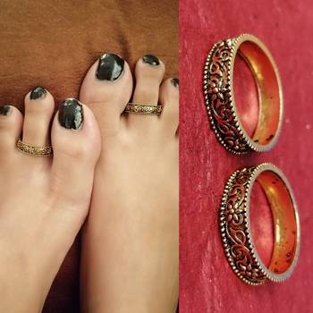 Gold toe-rings 1