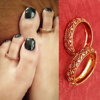 Gold toe-rings 1
