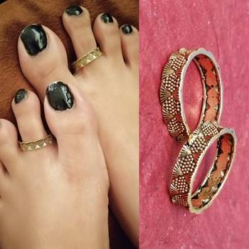 Gold toe-rings 1