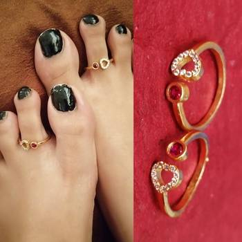 Heart Pattern American Diamond Toe Rings 1