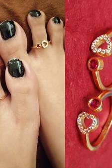 Heart Pattern American Diamond Toe Rings