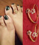 Flower Pattern American Diamond Toe Rings