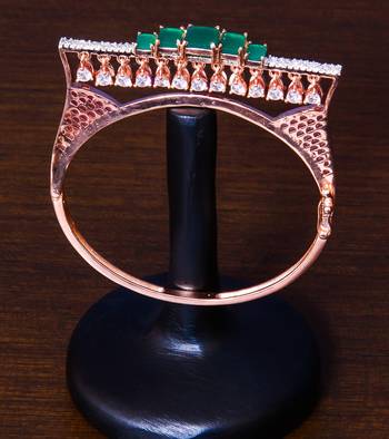 Rose Gold Plated Emerald and AAA CZ Embellished Designer Bracelet BD413 1