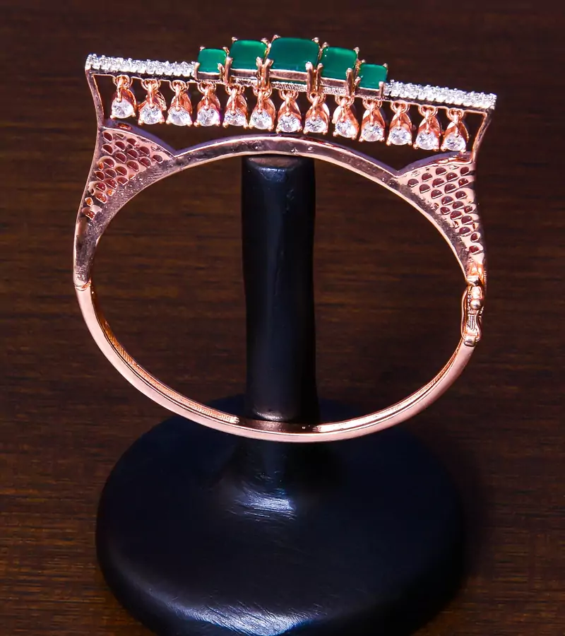 Rose Gold Plated Emerald and AAA CZ Embellished Designer Bracelet BD413