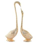 Pair Of Kissing Duck Showpiece