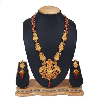 Gold necklaces 1