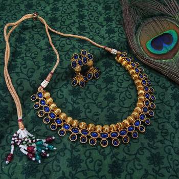 Gold necklaces 4
