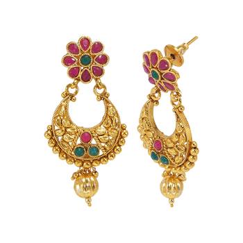 Gold necklaces 3
