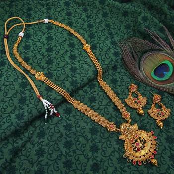 Gold necklaces 4