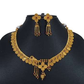 Gold necklaces 3