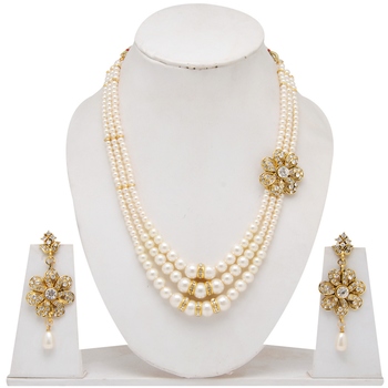 FLower Design Pendant Necklace Set 