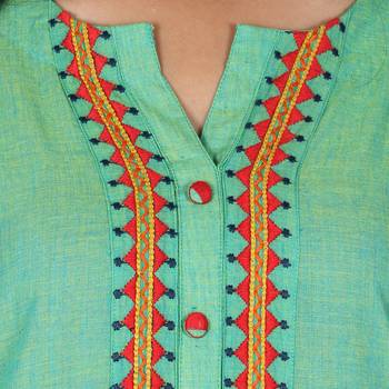 Women   s Green Mangalgiri Solid Straight Kurti 5