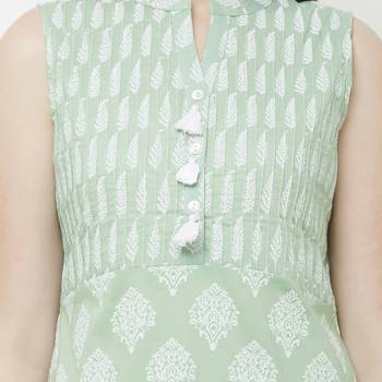 Green embroidered cotton kurtas-and-kurtis 5