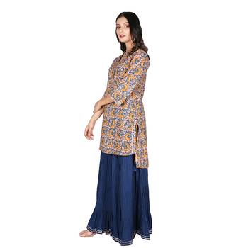 Women   s Peach & Blue Cotton Printed Mirror Work Kurti & Skirt, 4