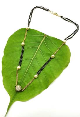 Round Mani Stone Studded Black White Pearl Bead Double Layer Single Line Chain Short Mangalsutra Designs Latest 2