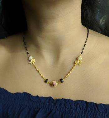 Pink Stone Round Beads Studded Mani Chain Black Beads Single Line Layer Short Mangalsutra Designs Latest 1