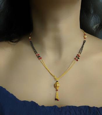 Round Mani Red Latkan 16-Inch Length Single Chain Black Beads Double Layer Line Short Mangalsutra Designs Latest 1