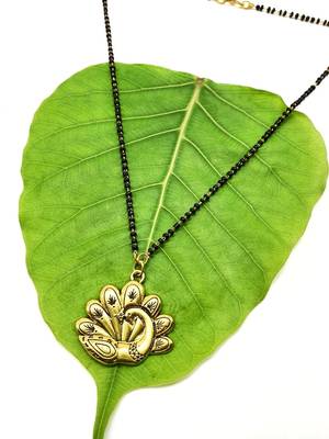 Women Mangalsutra Gold Peacock Pendant Black Beads Single Line Layer Short Mangalsutra Designs Latest Chain 1