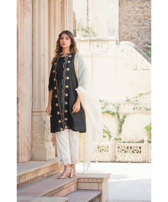 Monochrome Gota Cutwork Set 3