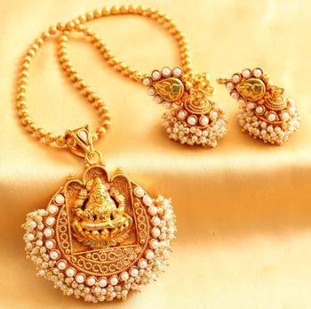 Beautiful Antique Pearl Lakshmi Necklace Set 1