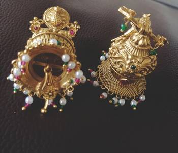 Gold earrings 1