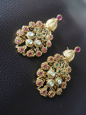 Gold earrings 1