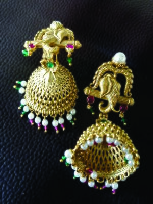 Gold earrings 1