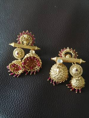 Gold earrings 1