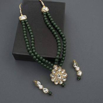 Traditional Pearl & Kundan Necklace Set With Earrings For Women 1