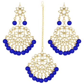 Traditional Pearl And Blue Kundan Maang Tikka With Earring Set For Women 2