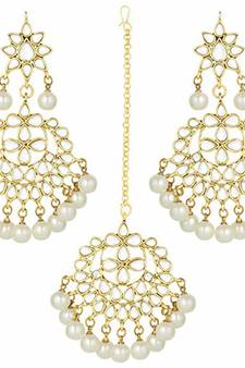 White Gold Plated Pearl And Kundan Traditional Maang Tikka With Earring Set For Women