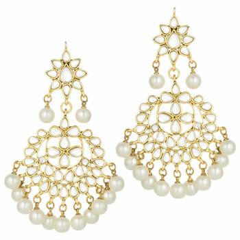 White Gold Plated Pearl And Kundan Traditional Maang Tikka With Earring Set For Women 2