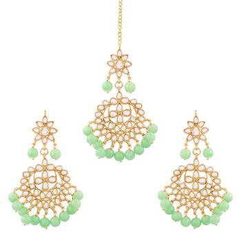 Traditional Kundan Pearl Earrings & Maang Tikka For Women 3
