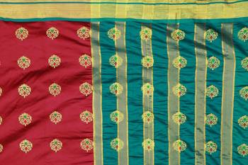 Wine woven jacquard saree with blouse 4