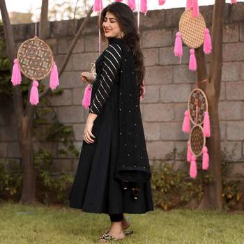 Black plain rayon ethnic-kurtis 4