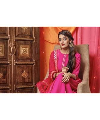 Beautiful Pink Gota Work Suit Set With Pink Dupatta 4