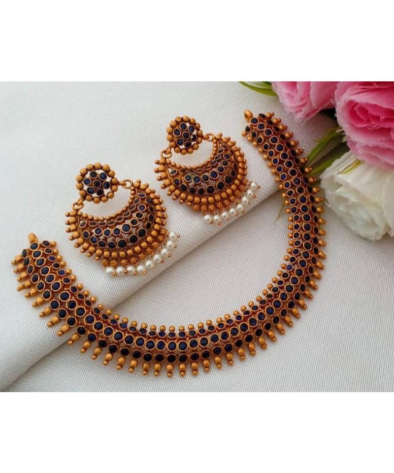 Cute Matt Gold Finish Necklace With A Pair Of Ear Rings Chendhur