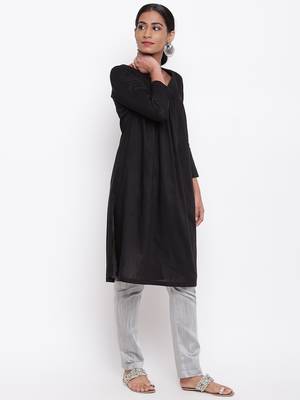 Black Slit Gathers Kurta-Pant 2