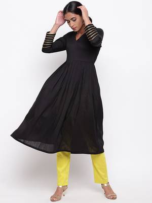 Black Embellished Sleeve Kurta-Pant 1