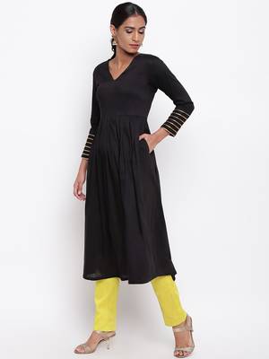 Black Embellished Sleeve Kurta-Pant 2