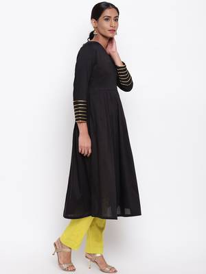 Black Embellished Sleeve Kurta-Pant 3