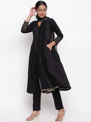 Black Embellished Sleeve Kurta-Pant-Dupatta 2