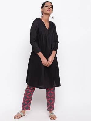 Black Slit Kurta Red Flower Pant 1