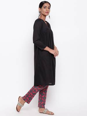 Black Slit Kurta Red Flower Pant 3